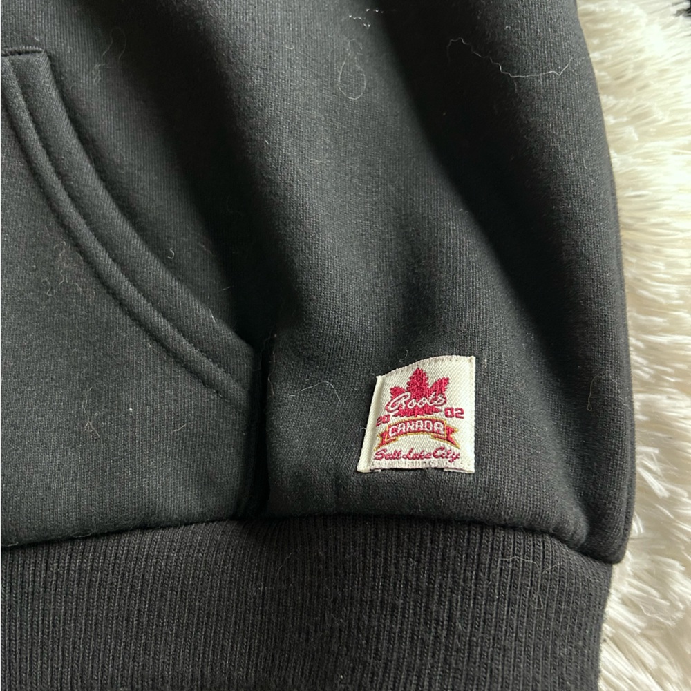 Roots Black Jacket with White and Burgundy Canada Crest - Picture 4 of 9